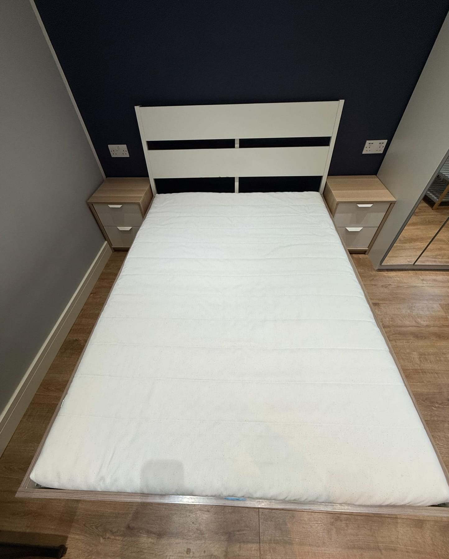 Room with double bed, current condition